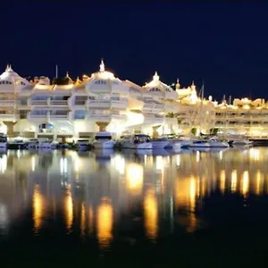 https://puerto-marina-benalmadena-29630-4.1costadelsol.com